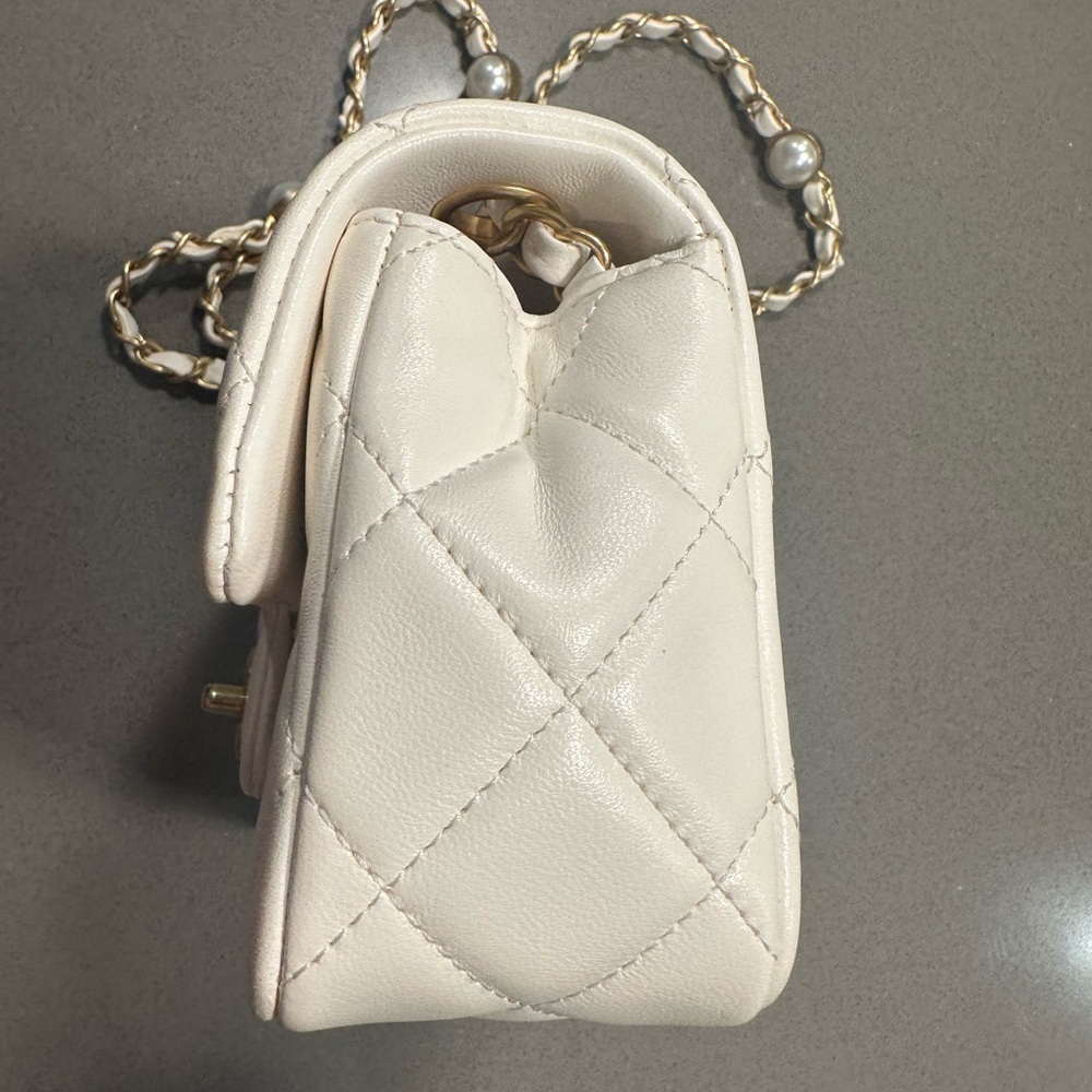 Chanel Classic Mini flap - Picture 4 of 15